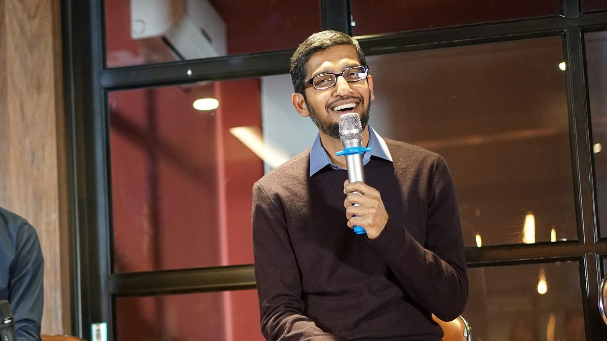 Sundar Pichai, presidente-executivo do Google, em encontro com a comunidade de tecnologia em Hanói, no Vietnã, em dezembro de 2015